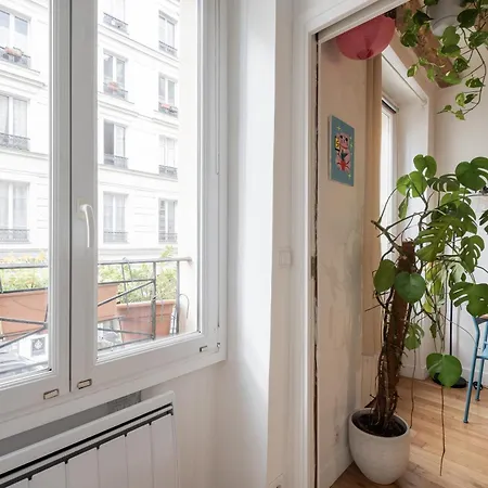 Veeve - Creative Bohemia Apartment Paris